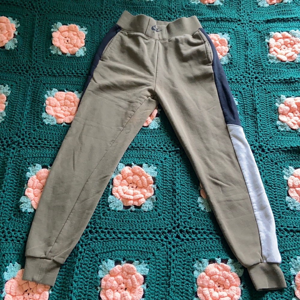Nike air joggers XS